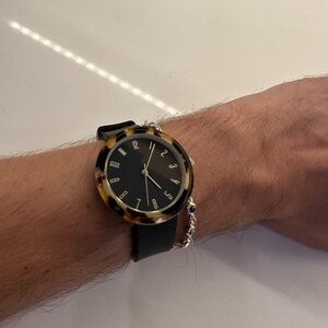 Tortoise black watch